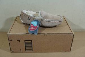 lot 212 image: Lamo Womens Assie Moccasins -Size 7, Chestnut