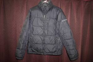 lot 218 image: American Eagle Ladies Winter Jacket -Small