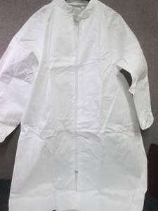 Case of 25 Fisher XL White Disposab...