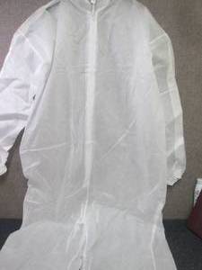 box of 45 XL White Zip Disposable C...