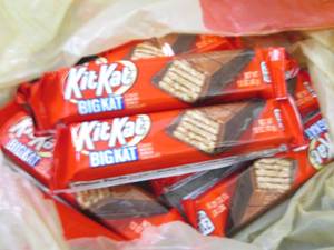 12- 1.5 oz KitKat Big Kats...