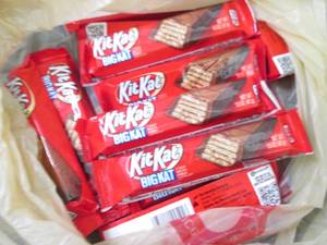 12- 1.5 oz KitKat Big Kats...