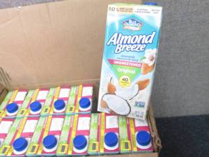 12- 32 oz Cartons Unsweetened Almon...