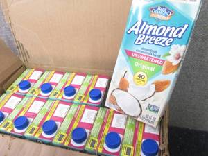12- 32 oz Cartons Unsweetened Almon...