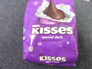 32.1 oz Hersheys Special Dark Kiss...