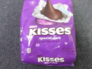 32.1 oz Hersheys Special Dark Kiss...