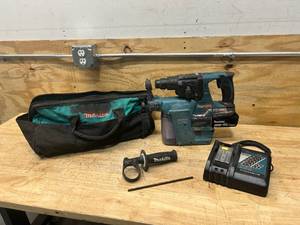 MAKITA Hammer Drill with HEPA Filter, Battery, Charger and Bag