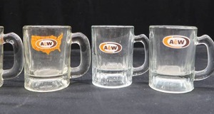lot 31 image: VINTAGE  A & W  KIDS SIZED MUGS  SET OF 6 