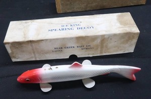 lot 62 image: SPEARING DECOY  RED AND WHITE