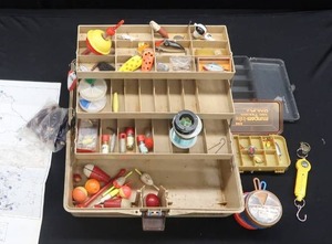 lot 63 image: ONE LARGE FENWICK TACKLEBOX 1080 WITH HUGE LOT OF FISHING ACCESSORIESLOOK AT THIS