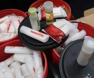 lot 65 image: SHAMPOOCONDITIONERLOTION HUGE LOT