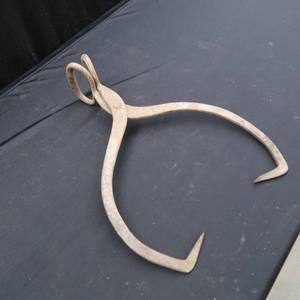 lot 66 image: ICE TONGS EXTRA LARGE