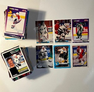 lot 36 image: Lot of NHL Hockey Cards