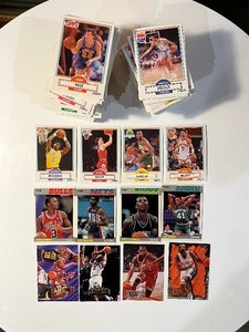 lot 25 image: Lot of Fleer 90 NBA Basketball Cards