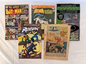 lot 217 image: DC Batman Comic Books - Nov 185 1966, Robin #8 1994, Batman & Wonder Woman, Batman Forever, & Batman & Robin No 271 Sept 1959