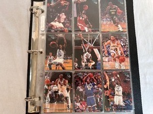 lot 46 image: Book of 1995 Rookies Basketball Trading Cards