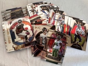 lot 64 image: Variety of Select 2021 Football Trading Cards