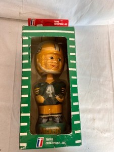lot 70 image: NLF Collectable NFL Bobbing Head Doll - #4 Green Bay Packers Brett Farve