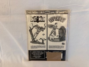 lot 135 image: On the Scene Presents Super Heroes Oct Comic Book