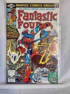 lot 286 image: Vareity of Marvel Fantastic Four Comic Books