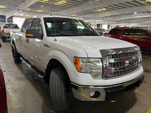 lot 10 image: 2013 Ford F-150 XLT 4x4 Crew Cab