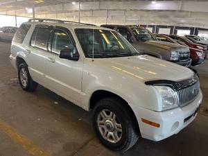 lot 11 image: 2004 Mercury Mountaineer Premium AWD