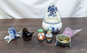 lot 11 image: Collection of Ceramic and Glass Dcor