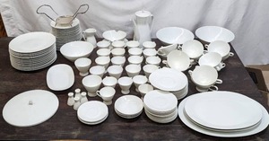 lot 17 image: Rosenthal China Set