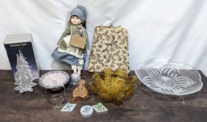 lot 23 image: Collection of Dcor