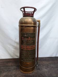 lot 33 image: Old Copper Fire Extinguisher