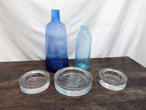 lot 34 image: Collection of Glass Dcor