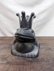 lot 37 image: Metal Crowned Frog
