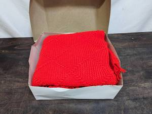 lot 52 image: Vintage Knitted Blanket