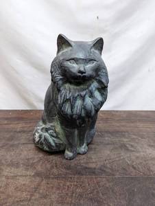 lot 53 image: Cat Statue By Hen-Feathers