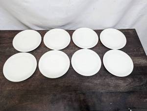lot 86 image: Set Of Eight Shelledge Plates By Syracuse China