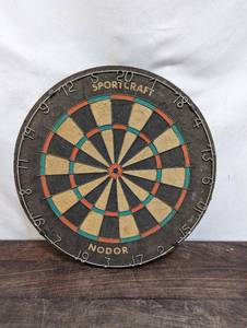 lot 89 image: Vintage Nodor Dartboard