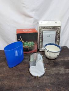 lot 111 image: Collection Of Dcor