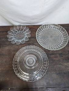 lot 116 image: Three Glass Platters