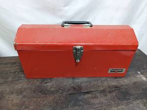 lot 164 image: Western Auto Toolbox