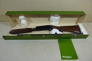 lot 3 image: Remington Model 870 Lightweight 20 Gauge Magnum Pump Action Shotgun