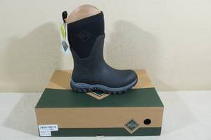 lot 83 image: Muck Arctic Sport II Mid Boots - Womens 5