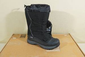lot 93 image: Baffin Snogoose Winter Boots - Womens 11