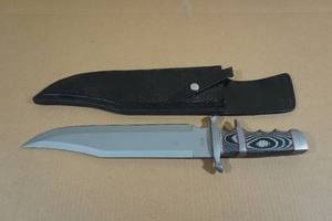 lot 104 image: Schrade Extreme SCOR Collector Quality Survival Knife