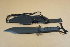 lot 105 image: Ontario SP-10 Carbon and Black Kraton Raider Bowie Knife