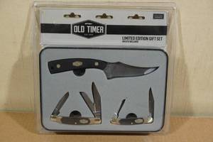 lot 108 image: Schrade Old Timer Limited Edition Knife Gift Set