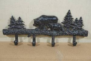lot 115 image: Cast Iron Bear Coat or Key Hanger