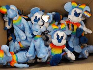 lot 25 image: Stuffed Disney and Hug new with tags