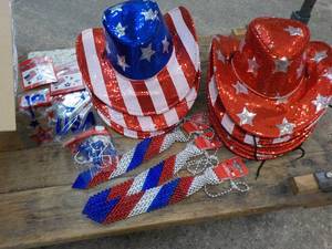 lot 35 image: Stars and Stripes New Dcor