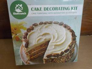 lot 49 image: EkoKrunch Cake Decorating Kit