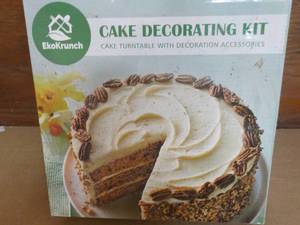 lot 51 image: EkoKrunch Cake Decorating Kit...